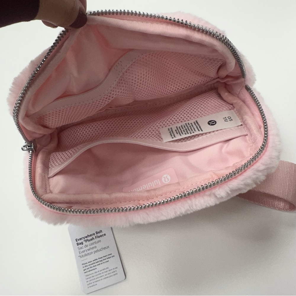 LuluLemon Everywhere Belt Bag Plush Fleece in Strawberry Milkshake - Picture 2 of 6